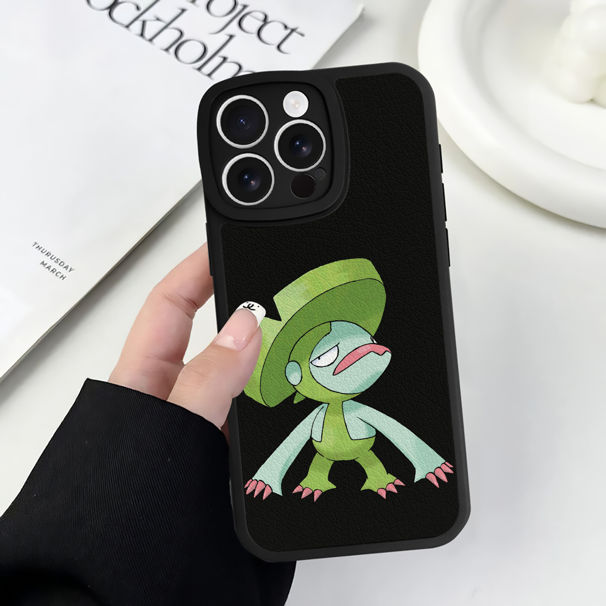 （画像用） ポケットモンスター Pokémon 【iPhone 16シリーズ対応】シリコンスマホケース（レザー調） 材質：シリコン